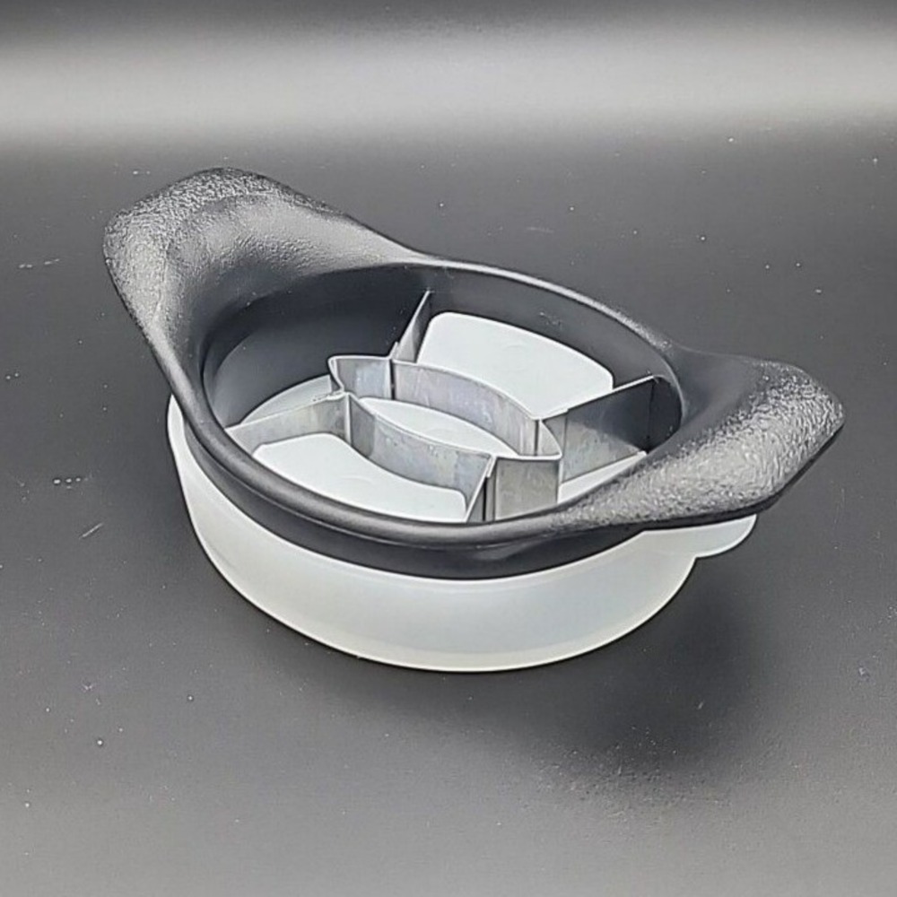 Pampered Chef Mango Wedger with Blade Guard Cover #2418 Corer Cutter - Picture 1 of 3